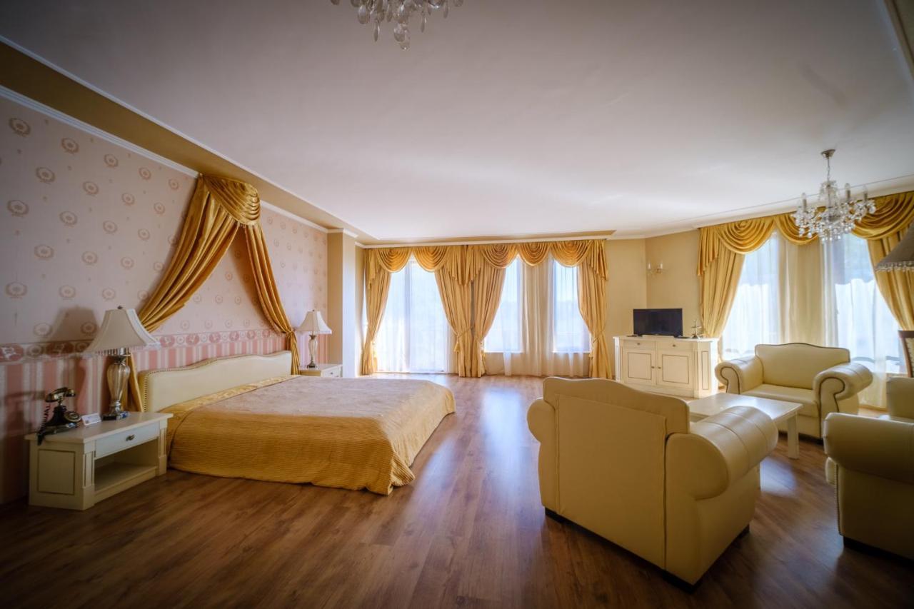 Family Hotel Classic Varna Exteriör bild